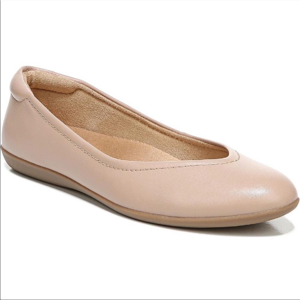 Naturalizer Vivienne Nude Leather Flat 9.5 Wide